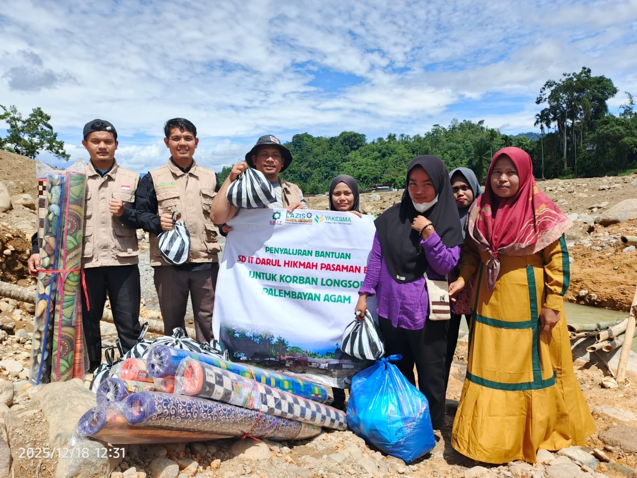 Yayasan Darul Hikmah bersama Lazis DH salurkan bantuan paket sembako tahap 3 ke warga terdampak bencana alam di Agam