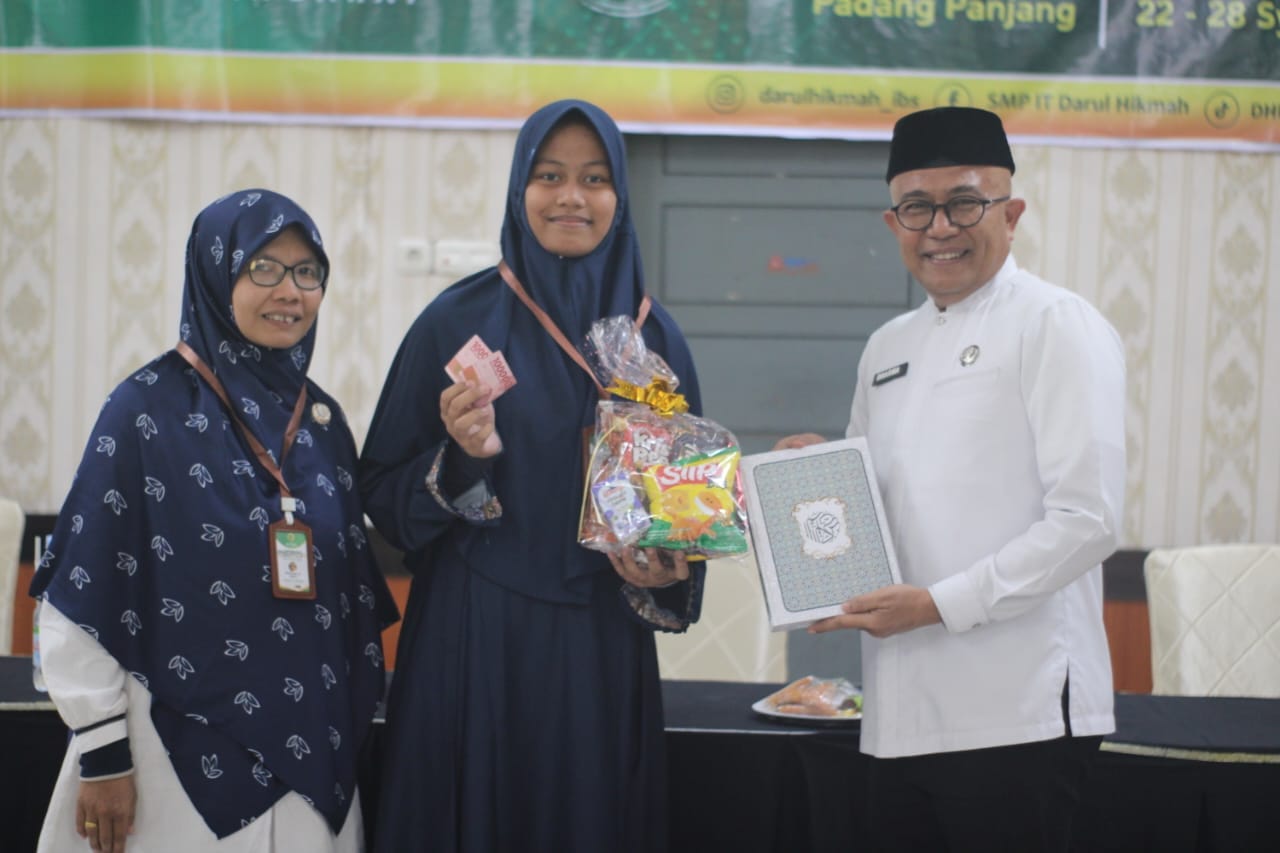 Kepala Biro Kesra Setda Sumbar hadiri sekaligus berikan motivasi ke seluruh peserta MTC ke 4 Ponpes Darul Hikmah Pasbar