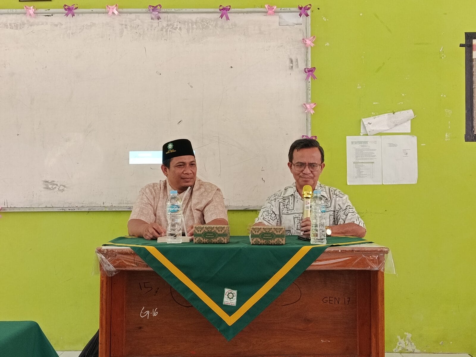 Tingkatkan Literasi, Yayasan Darul Hikmah Pasbar Sukses Gelar Pelatihan Menulis Bagi Guru Hebat
