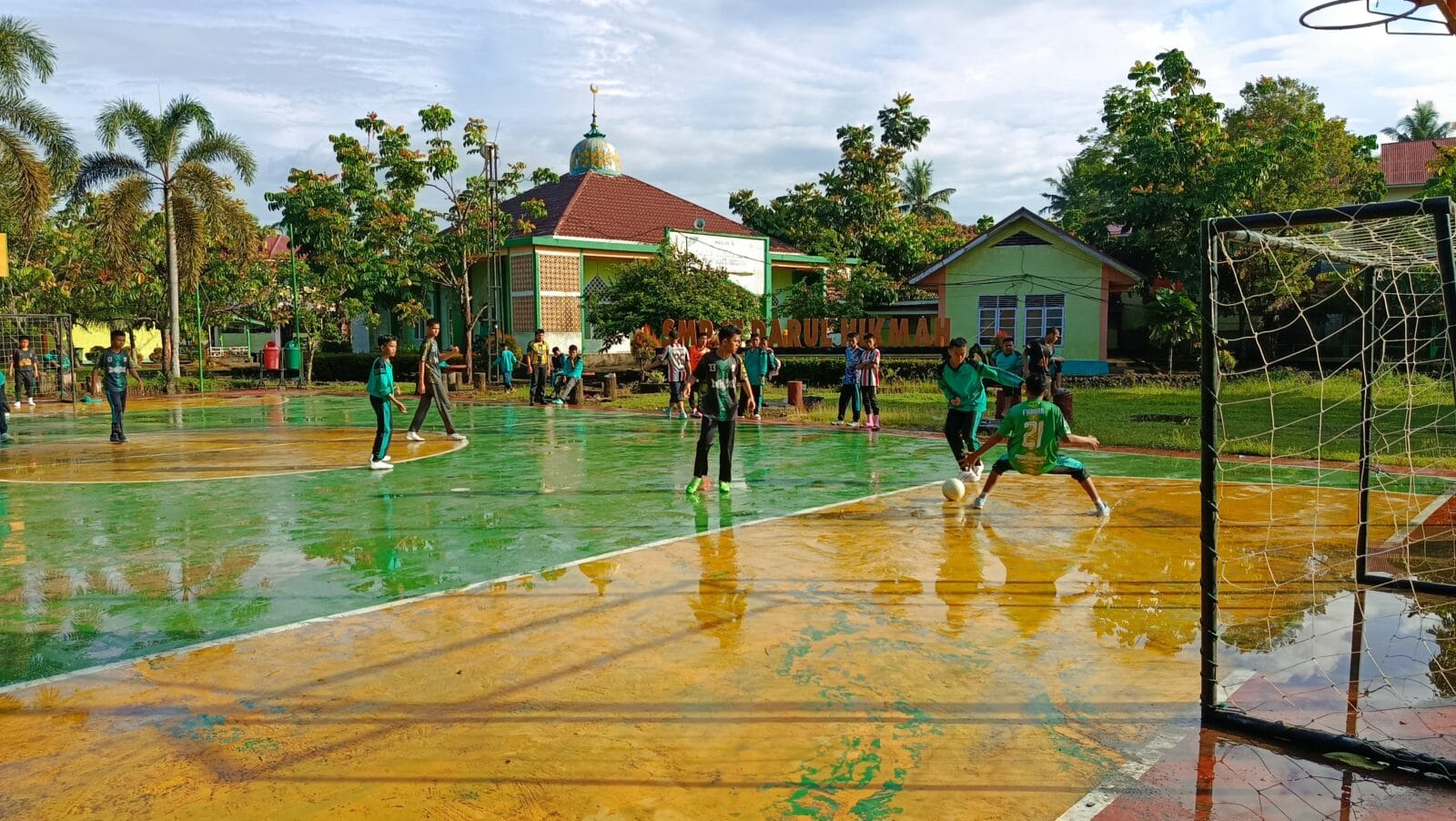 Tingkatkan Kreativitas- Sportivitas Santri, SMP IT Darul Hikmah Pasbar Gelar Class Meeting
