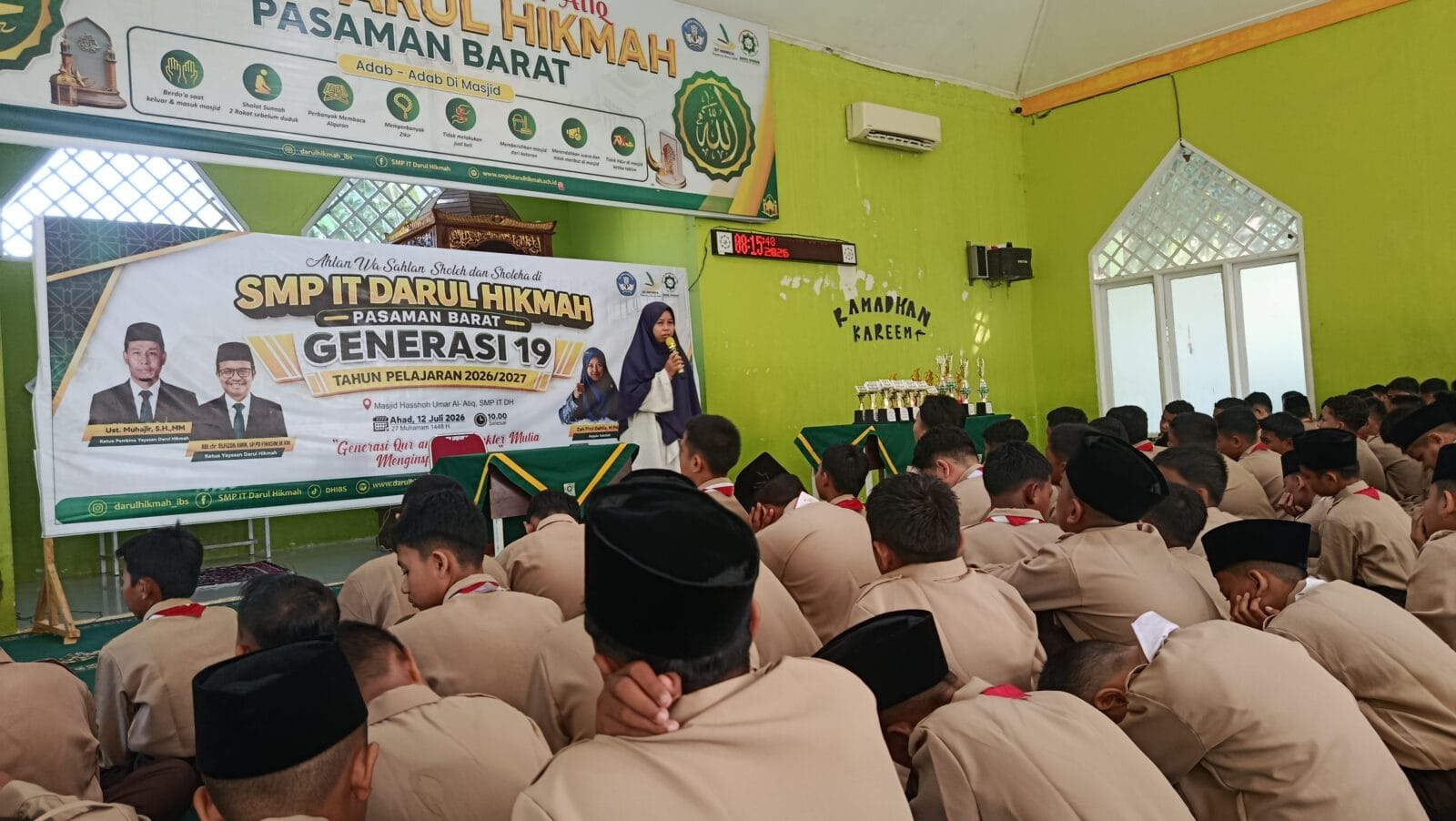 MPLS dan Mukhoyyam Al-Qur’an Ponpes/ SMP IT Darul Hikmah Pasaman Barat Resmi Ditutup Dengan Penyerahan Hadiah