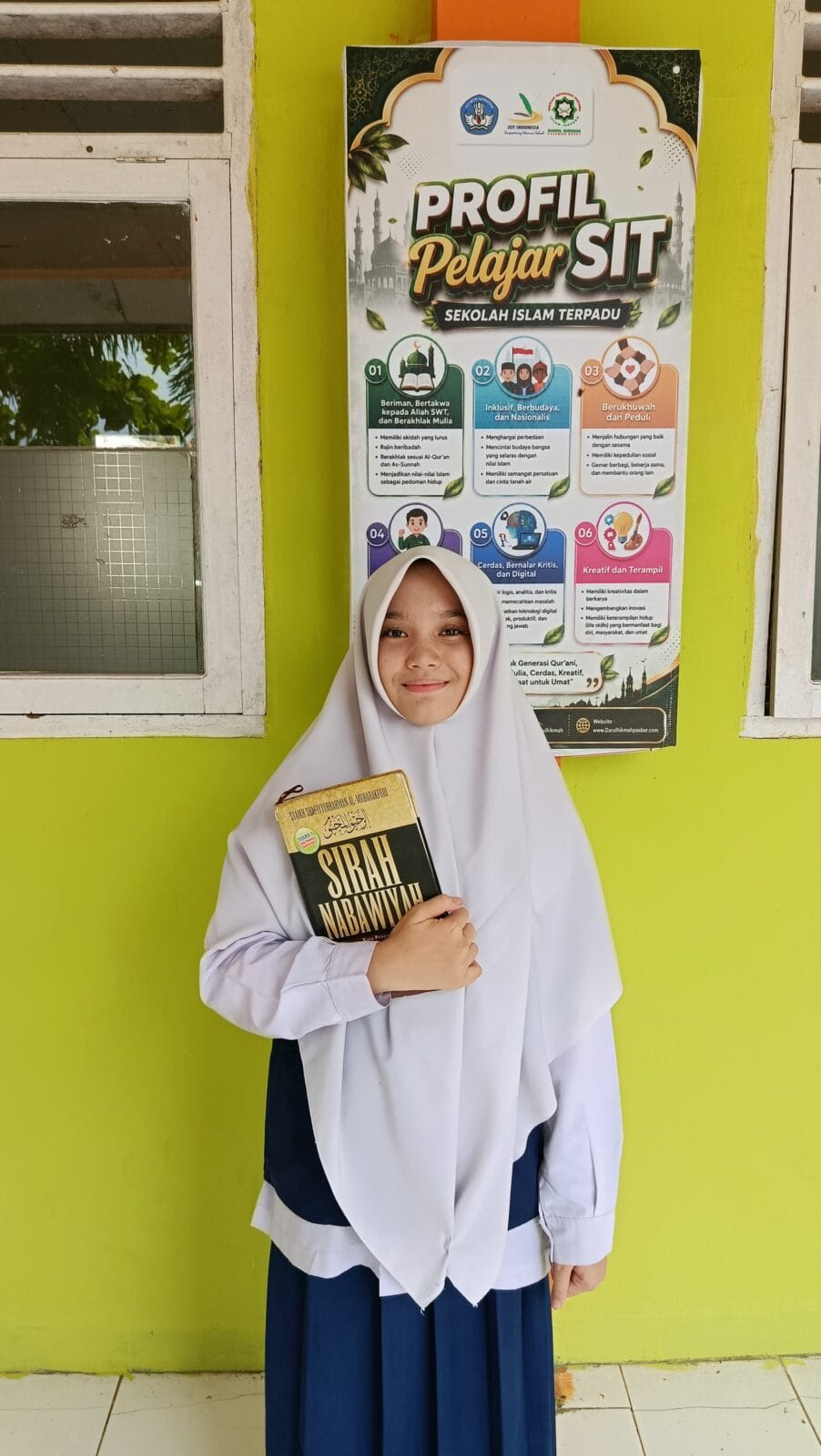 Profil Nelvi Rahmadani  Santri SMP IT Darul Hikmah Pasaman Barat Hafidzah 30 Juz Al-Qur’an