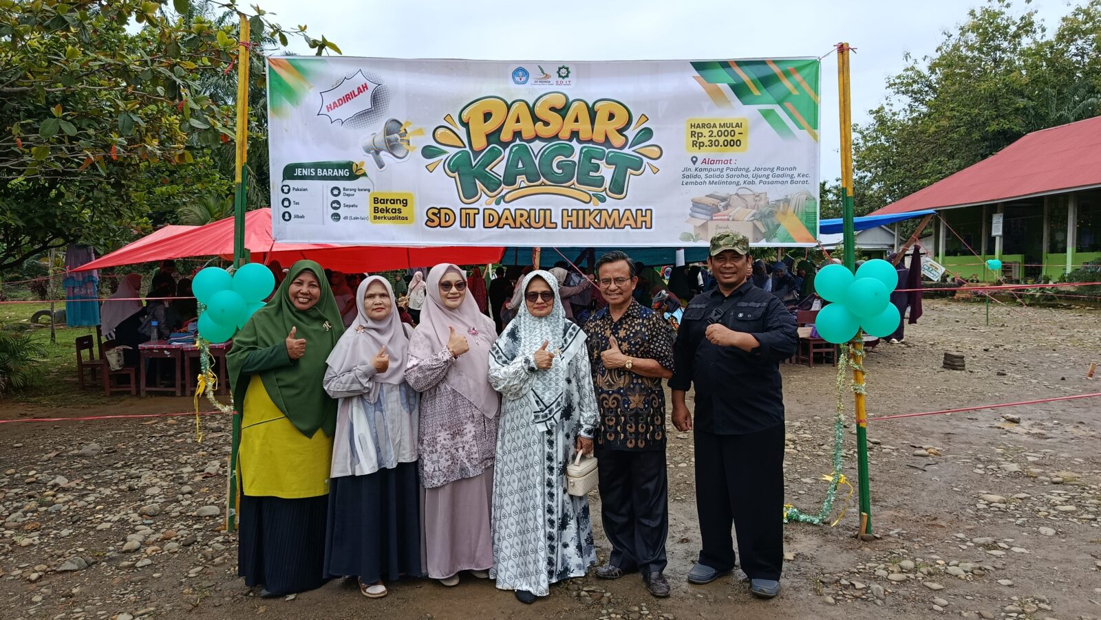 Acara Meriah, Ketua Yayasan Darul Hikmah Hadiri Pasar Kaget di SD IT Darul Hikmah
